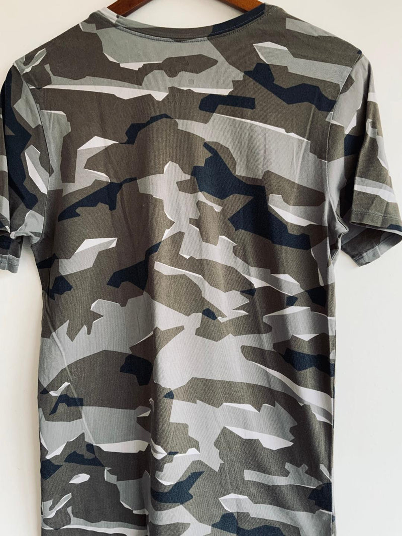 NIKE Camiseta manga corta tipo militar. – NoLoBotes.com