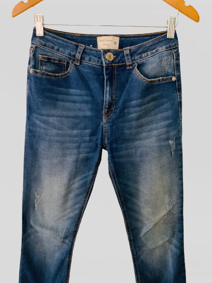 ESPRIT Jean cinco bolsillos Skinny Bigotes de Gato. Talla 28