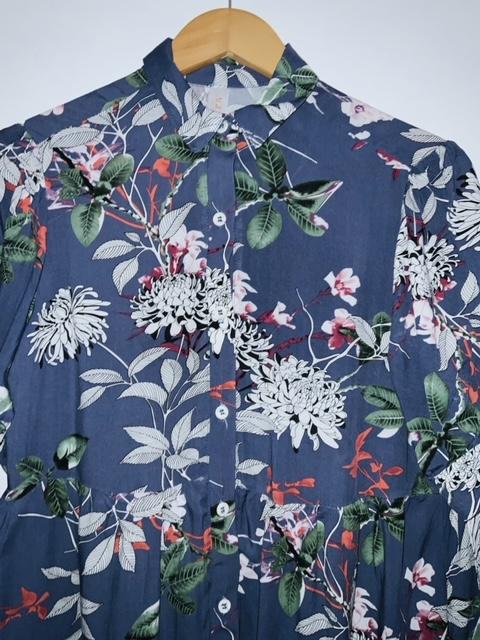 AGUSTINA Bluson camisero estampado flores. Talla S