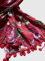 PASHMINA estampada con borlas. Talla Única