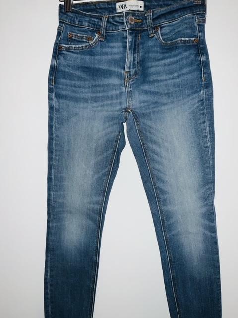 ZARA Jean cinco bolsillos Skinny. Talla 4