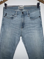 ABERCROMBIE KIDS Jean cinco bolsillos junior. Talla 16