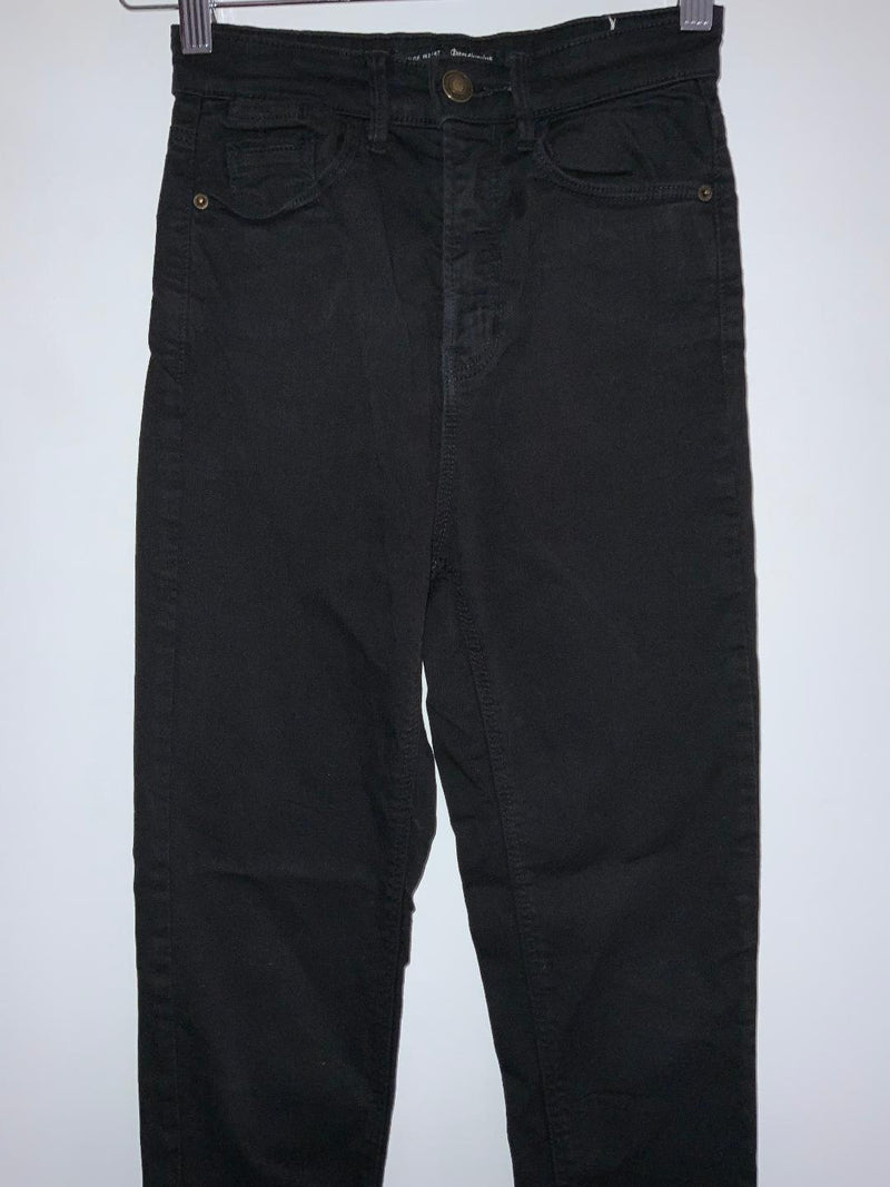 STRADIVARIUS Pantalón cinco bolsillos en dril. Talla 32 ( 2 )