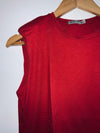 STRADIVARIUS Camiseta con hombreras roja. Talla S