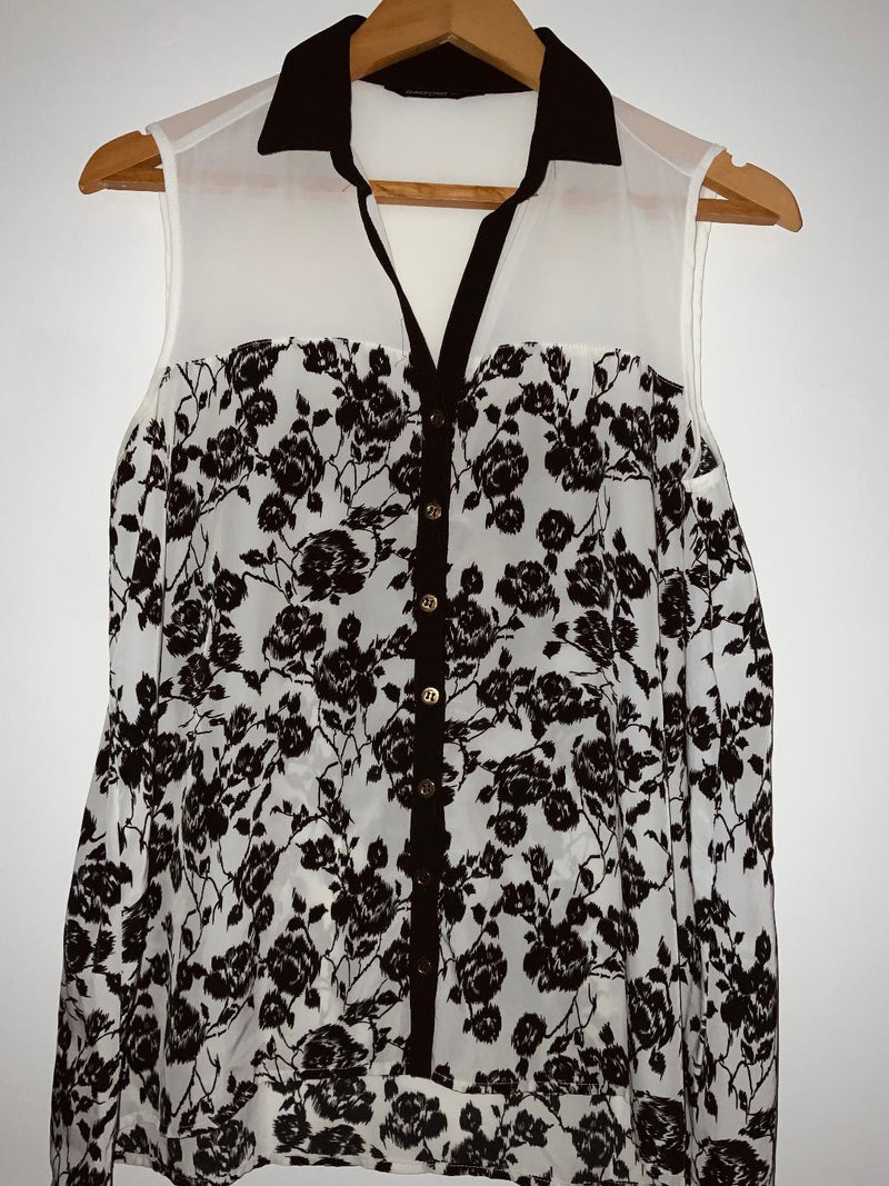 RAGGED Blusa con corte estampado. Talla L