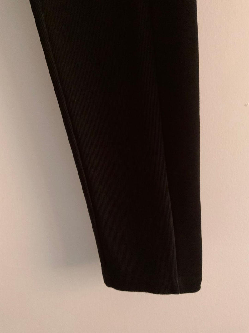 BENETTON Pantalón Lycrado corte lateral. Talla S