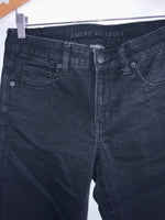 AMERICAN EAGLE Pantalón semi flare negro. Talla 6