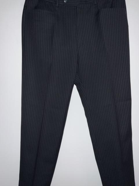 ARTURO CALLE Pantalón de hombre a rayas. Talla 36 Reg