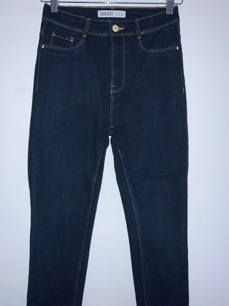 ZARA Jean cinco bolsillos básico. Talla 26