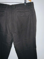 ARTURO CALLE Pantalón casual para hombre. Talla 40