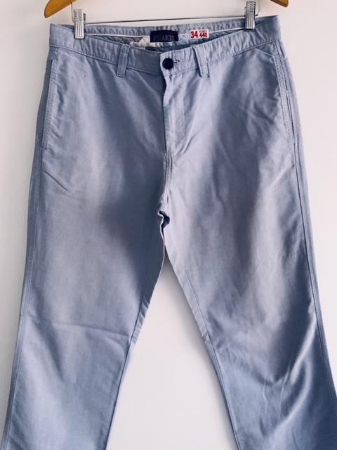 ARTURO CALLE Pantalón de hombre casual en chambray. Talla 34