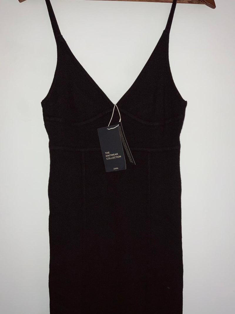 ZARA (NUEVO )Vestido de tiras en tejido de punto. Talla M