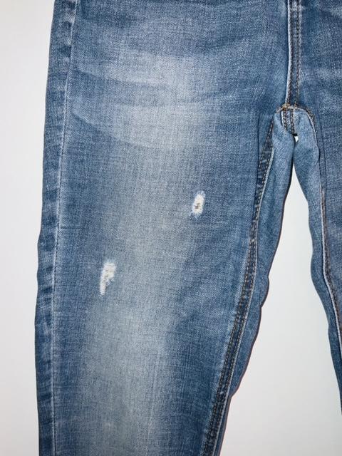 STRADIVARIUS Jean cinco bolsillos Skinny. Talla 36 ( 6 )