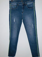 ELA Jean cinco bolsillos con venas. Talla 12