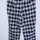 ZARA Pantalón básico tejido gallineto. Talla XS