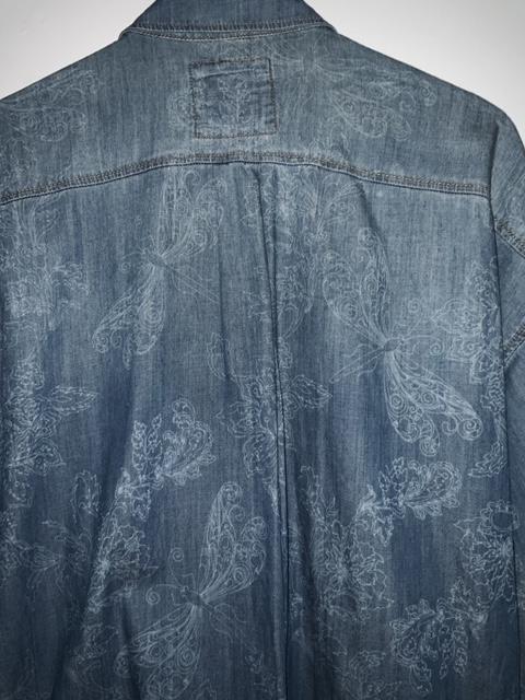 EDC Blusa en Chambray estampada tono a tono. Talla M