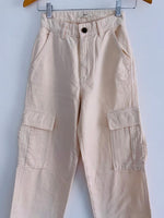 STRADIVARIUS Pantalón Cargo. Talla 2