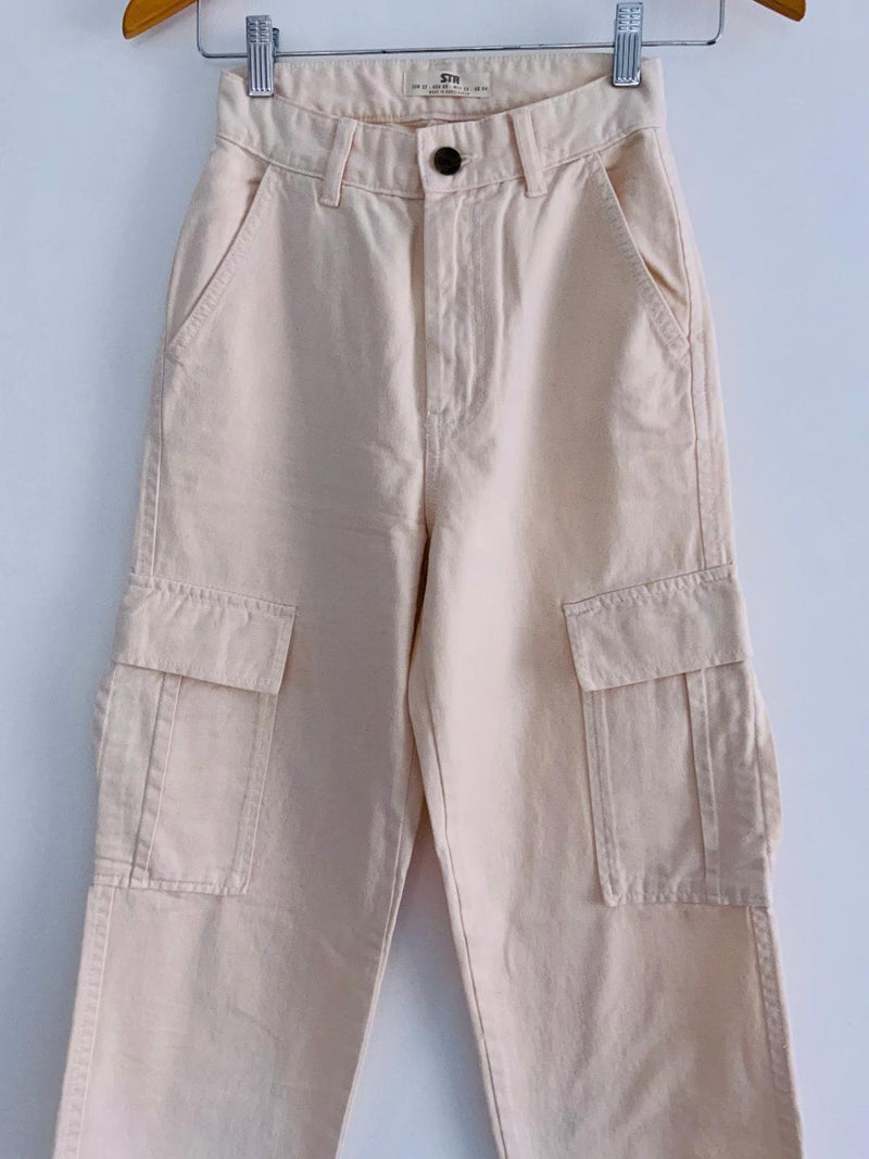 STRADIVARIUS Pantalón Cargo. Talla 2