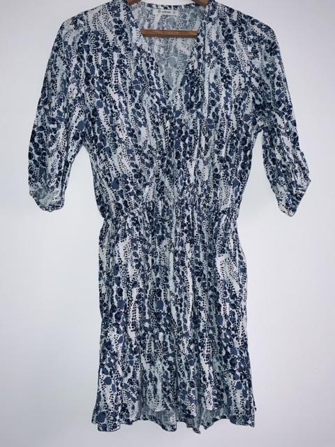 LIRIOS Vestido corto estampado. Talla S