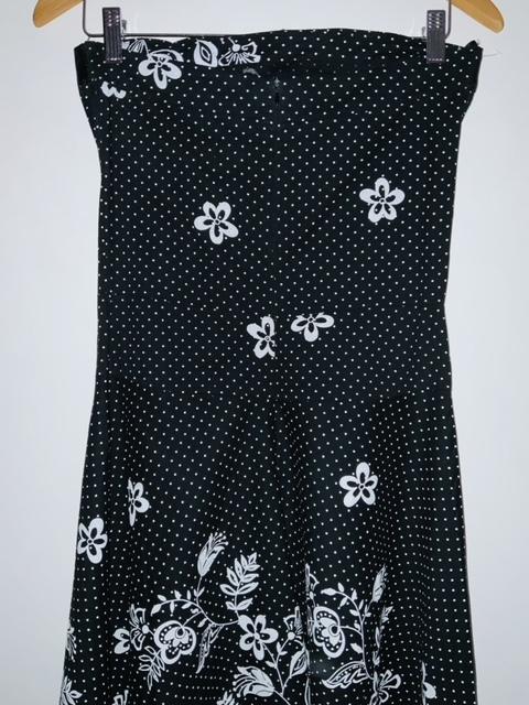 VESTIDO Strapless estampado. Talla S/XS