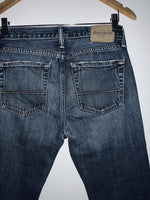 ABERCROMBIE KIDS Jean cinco bolsillos junior bigotes de Gato. Talla 14