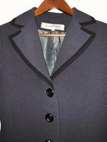 HERNANDO TRUJILLO Blazer formal con detalles en contraste. Talla 8