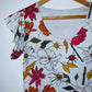 CAMISETA Corta estampada flores. Talla S*