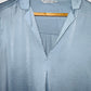 STRADIVARIUS Blusa escote en V con cuello. Talla M