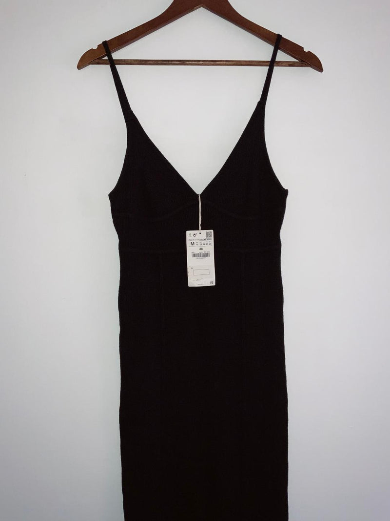 ZARA (NUEVO )Vestido de tiras en tejido de punto. Talla M