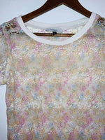 STUDIO F Camiseta manga corta en blonda estampada. Talla XS