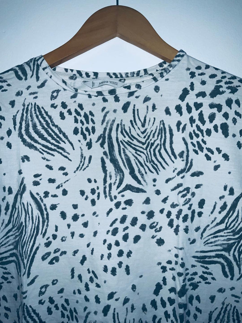 MANGO Camiseta corta estampada animal print. Talla XS