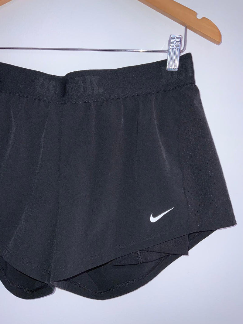 NIKE Short deportivo para mujer. Talla M