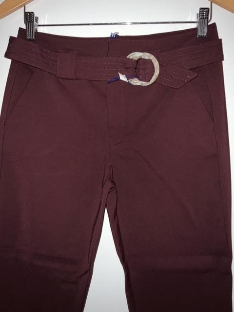 NAF NAF Pantalón casual con detalle en la pretina. Talla 8