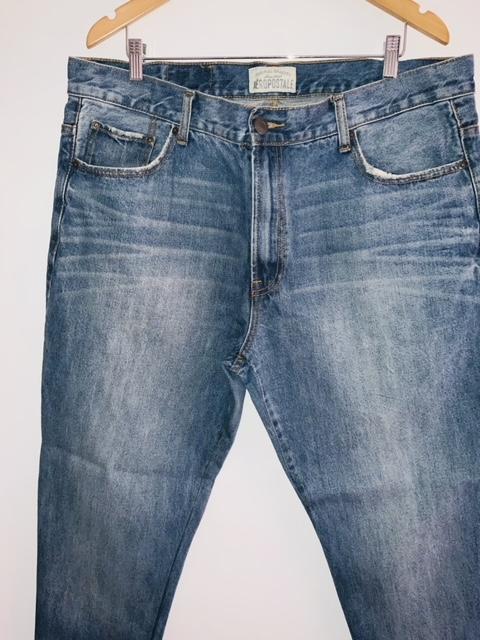 AEROPOSTALE Jean cinco bolsillos para hombre lavado medio. Talla 40