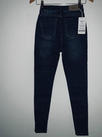 HOLLY ( NUEVO ) Jean cinco bolsillos Skinny. Talla 6