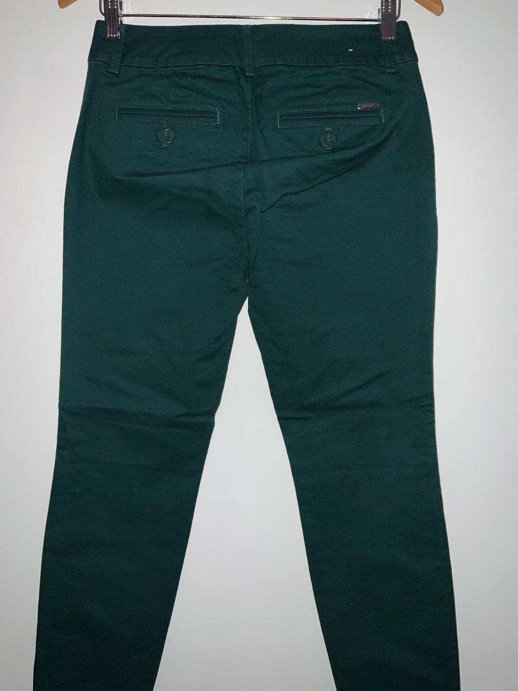 ESPRIT Pantalón casual en dril color verde. Talla 8