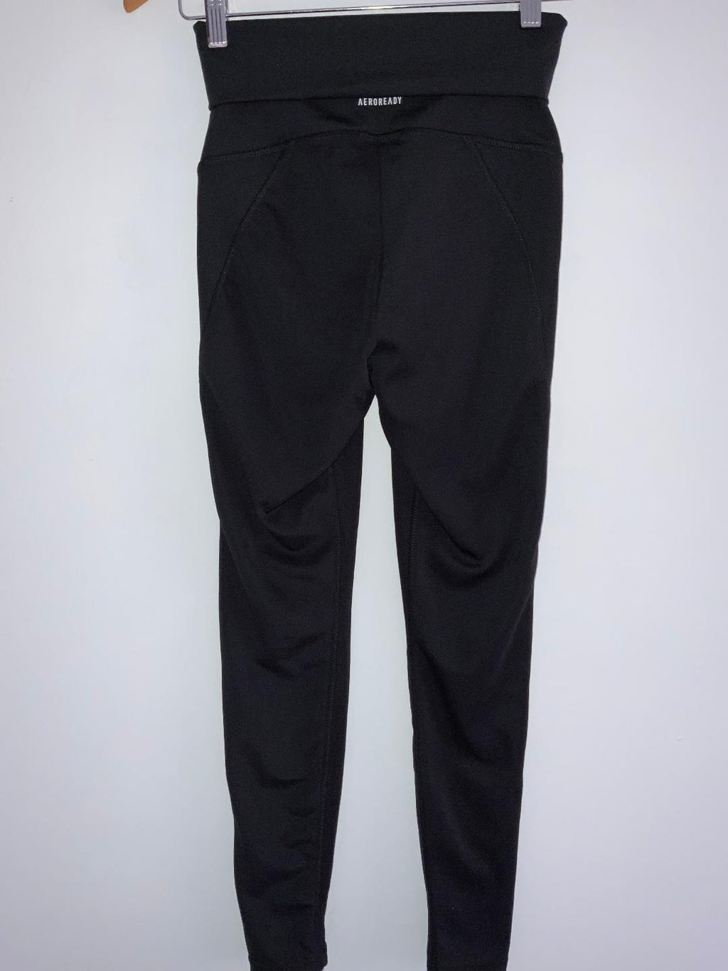 ADIDAS Pantalón Deportivo Alto. Talla XS