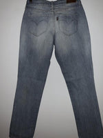 LEVIS Jean cinco bolsillos para mujer. Talla 26