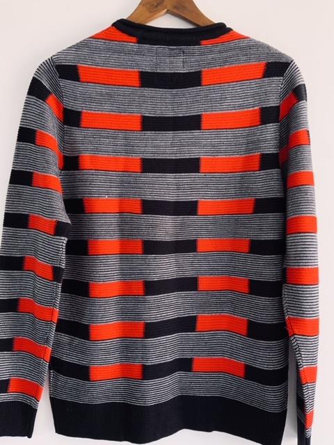 XIOS NEW YORK ( NUEVO ) Sweater con textura a rayas. Talla S