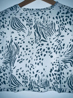 MANGO Camiseta corta estampada animal print. Talla XS