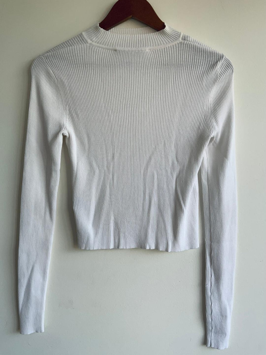 ZARA Top manga larga con escote asimétrico. Talla M