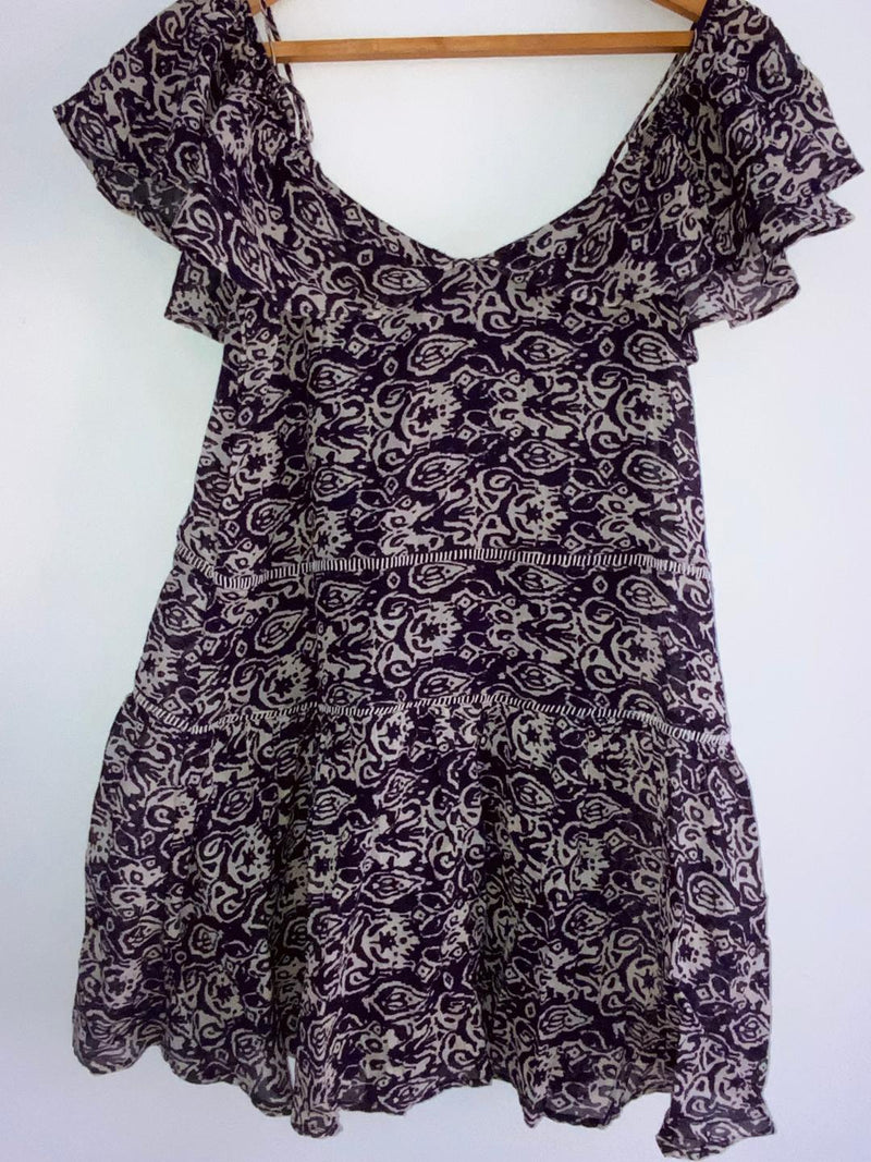 H&M ( NUEVO ) Vestido corto estampado arabescos. Talla XS