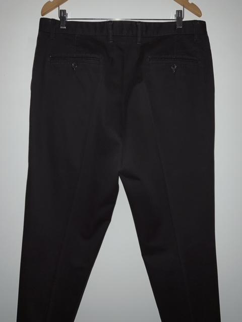 DOCKERS Pantalón negro en dril para hombre . Talla 36 x 32