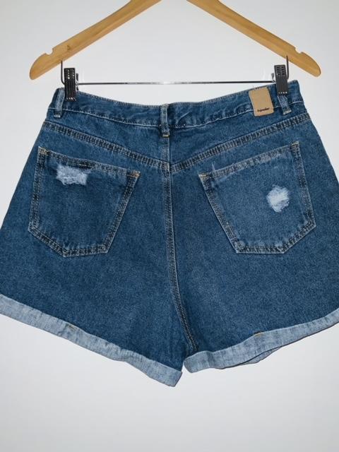 BIPOLAR Short en indigo con procesos de lavado. Talla 14