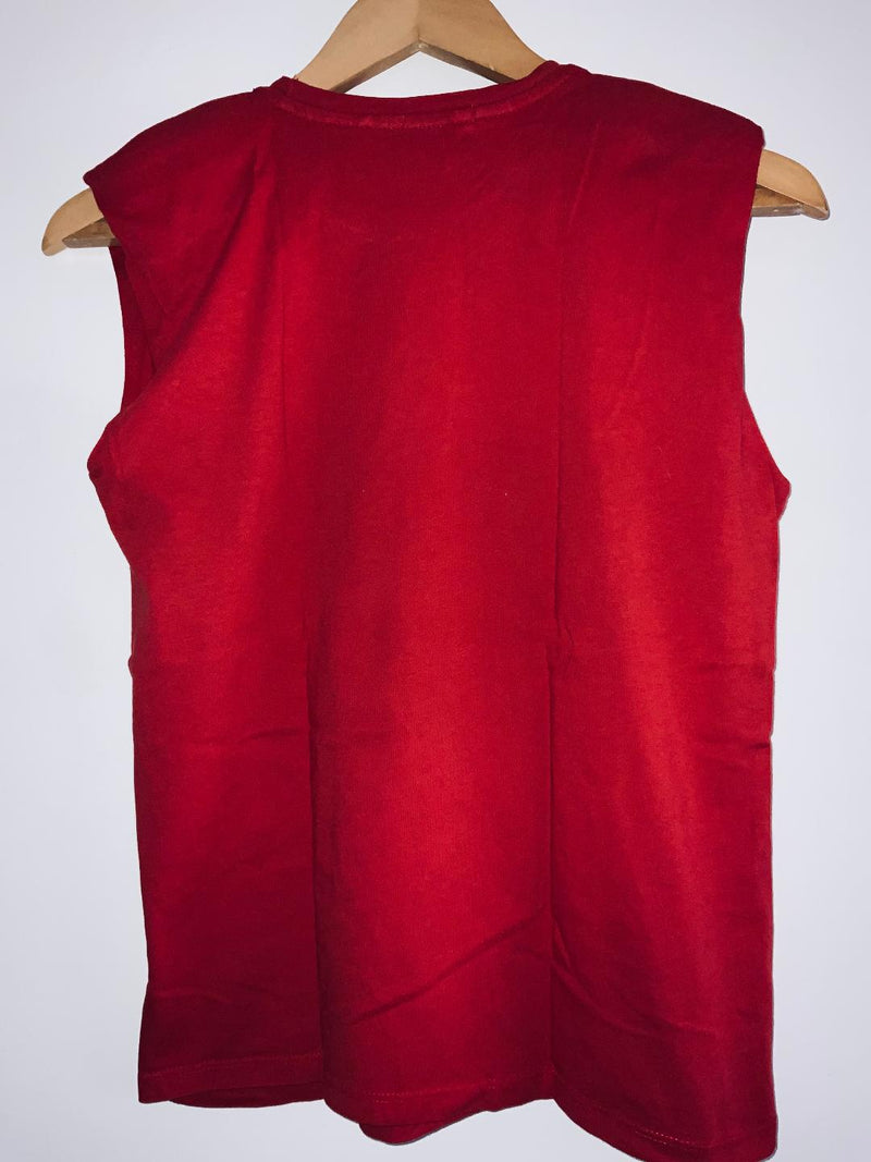 STRADIVARIUS Camiseta con hombreras roja. Talla S