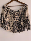 STUDIO F Top estampado animal print con aplicaciones. Talla XS