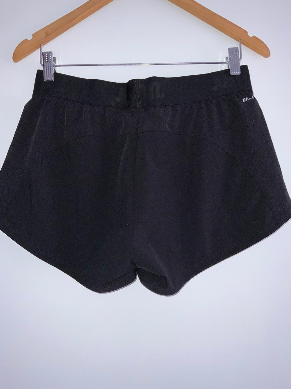 NIKE Short deportivo para mujer. Talla M