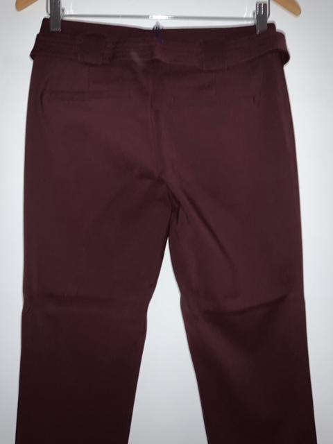 NAF NAF Pantalón casual con detalle en la pretina. Talla 8