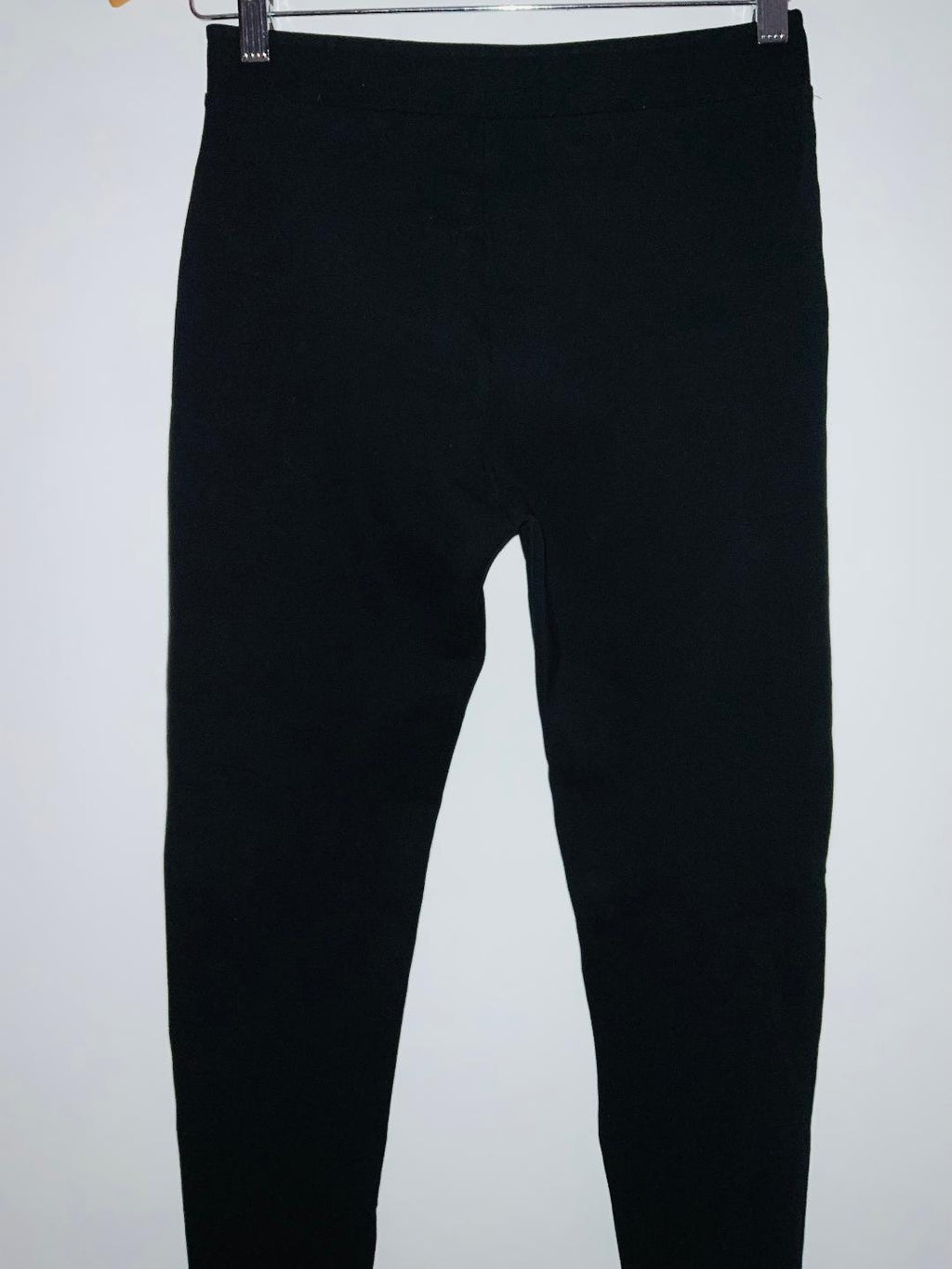 STRADIVARIUS Pantalón tipo Leggins con botones. Talla 38 ( 8 )