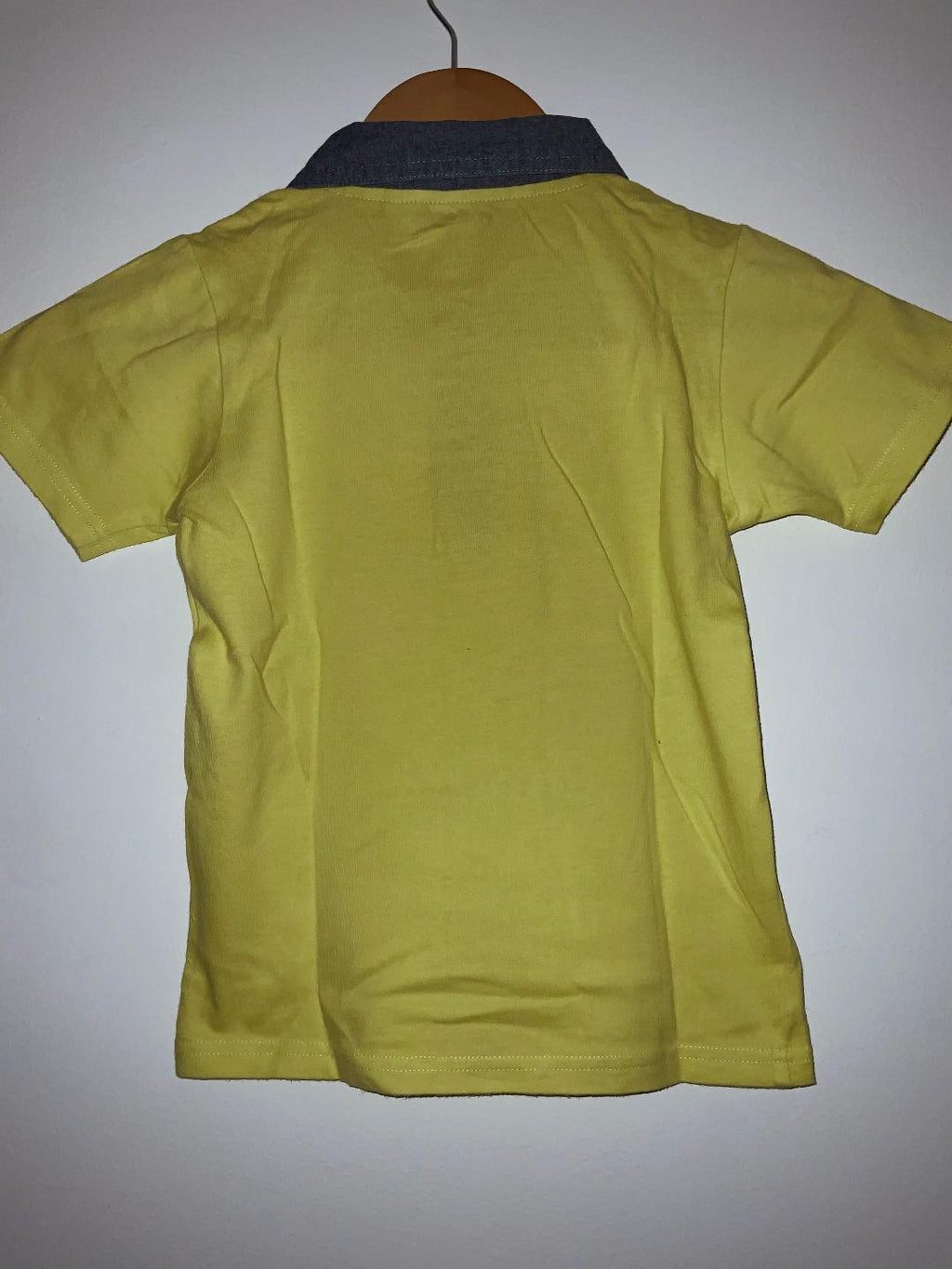 PEKKLE Camiseta tipo polo para niño. Talla 5